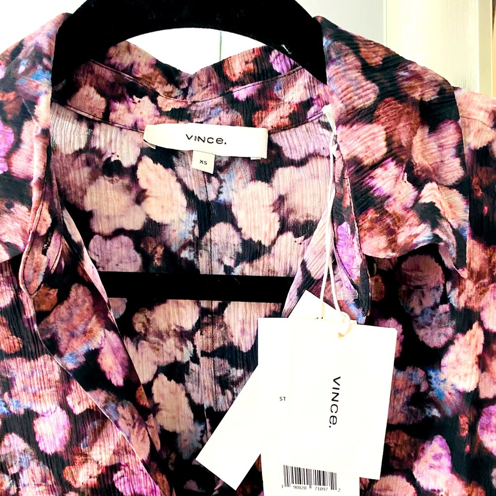 🎊 GORGEOUS VINCE COLORED BLOUSE